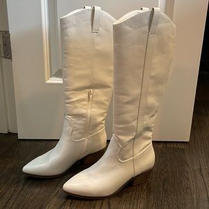 Universal Tread White Leather Tall Boots 7